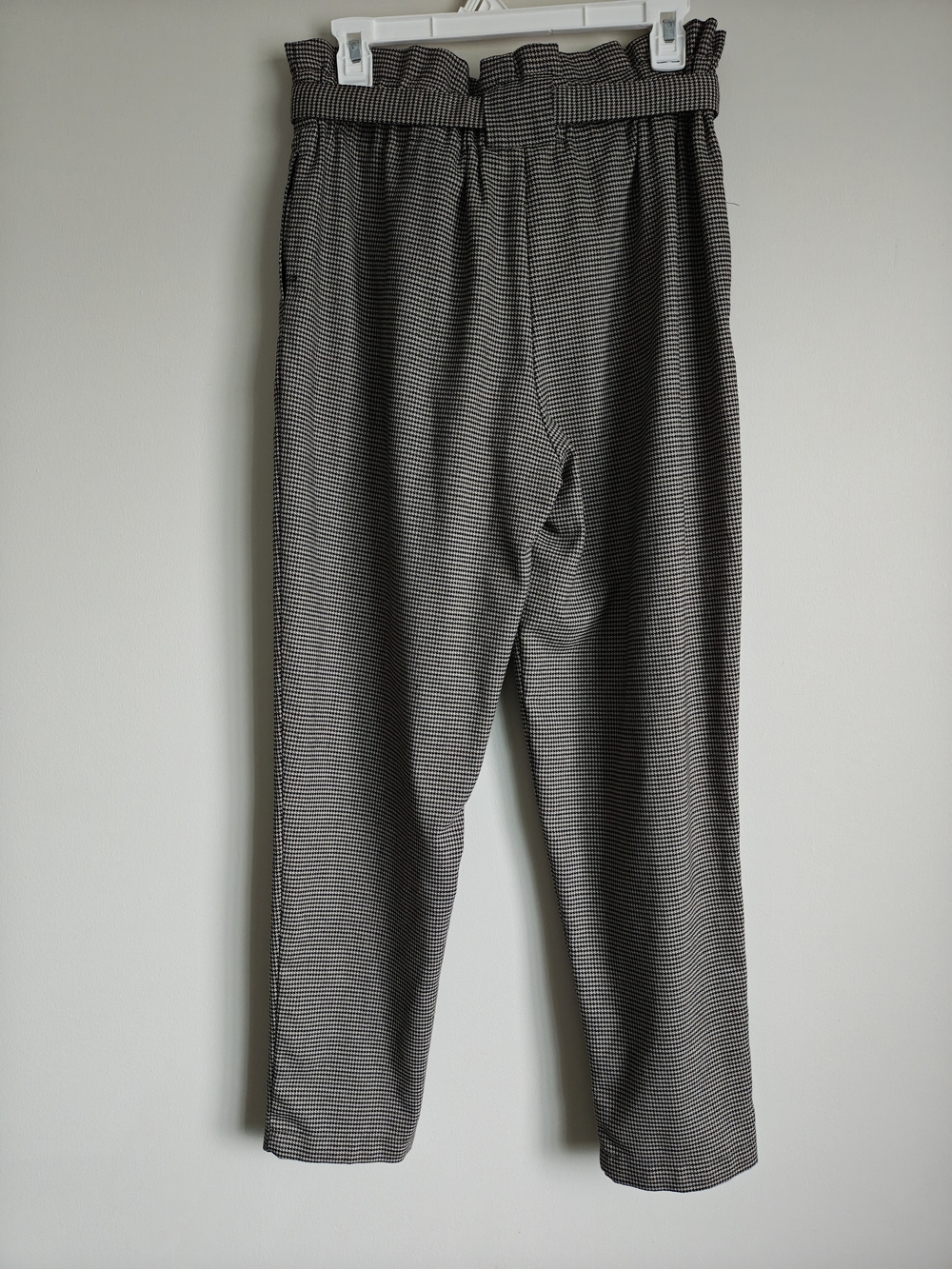 Harlow High-Waist 14,5," Paperbag Trousers in Taupe Houndstooth - Picture 5 of 12